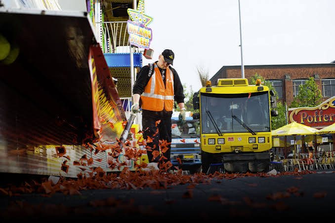 Bladblazen voor de veegmachine