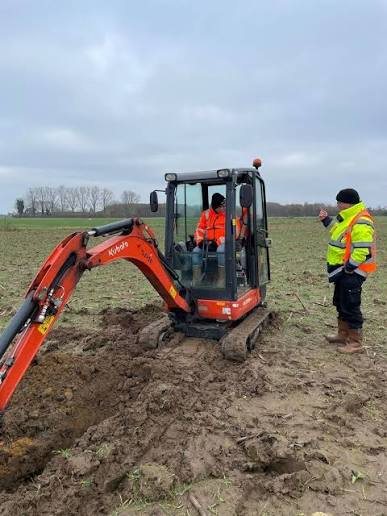 Graafwerk met minigraver